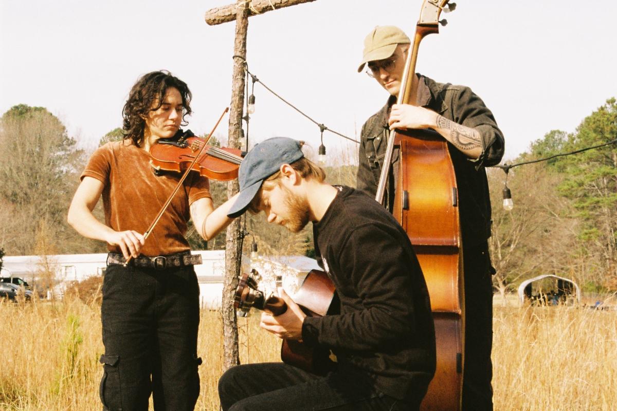 GET TICKETS: MAGIC TUBER STRINGBAND w/ MAVIS GUITAR | TUE 7/28