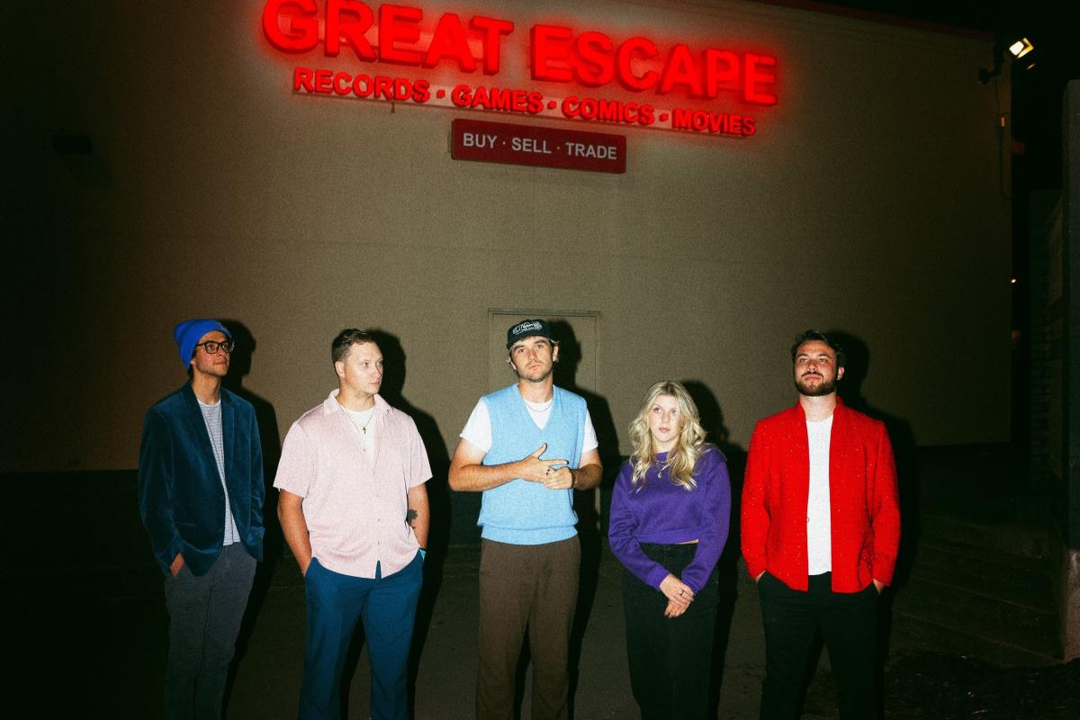 GET TICKETS: THE WONDERLANDS HOLIDAY HANGOVER w/ SYLMAR and SAVING ESCAPE | SAT 