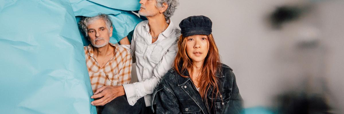 BLONDE REDHEAD w/ Squirrel Flower
