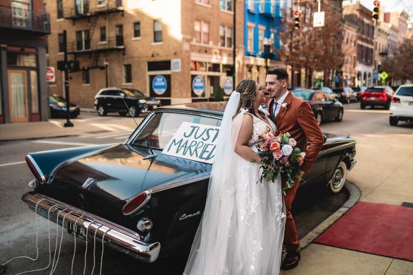 A Perfect Cincinnati Wedding Weekend: What to Do Near The Woodward Theater