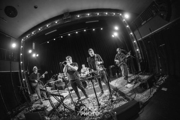 An Evening with Ray's Music Exchange -﻿ ﻿A Live Family Rayunion﻿ SAT 8/29